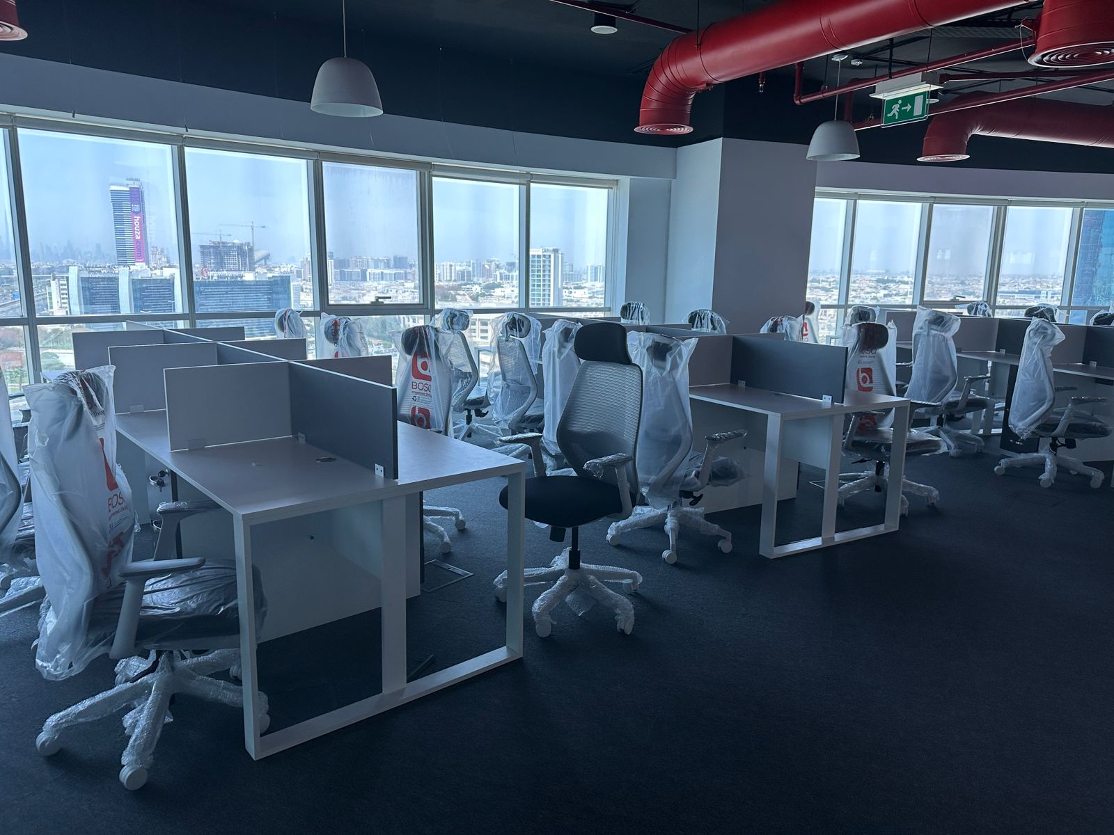 120 Ergonomic Workstations Delivered in Just 6 Days 120 Ergonomic Workstations Delivered in Just 6 Days